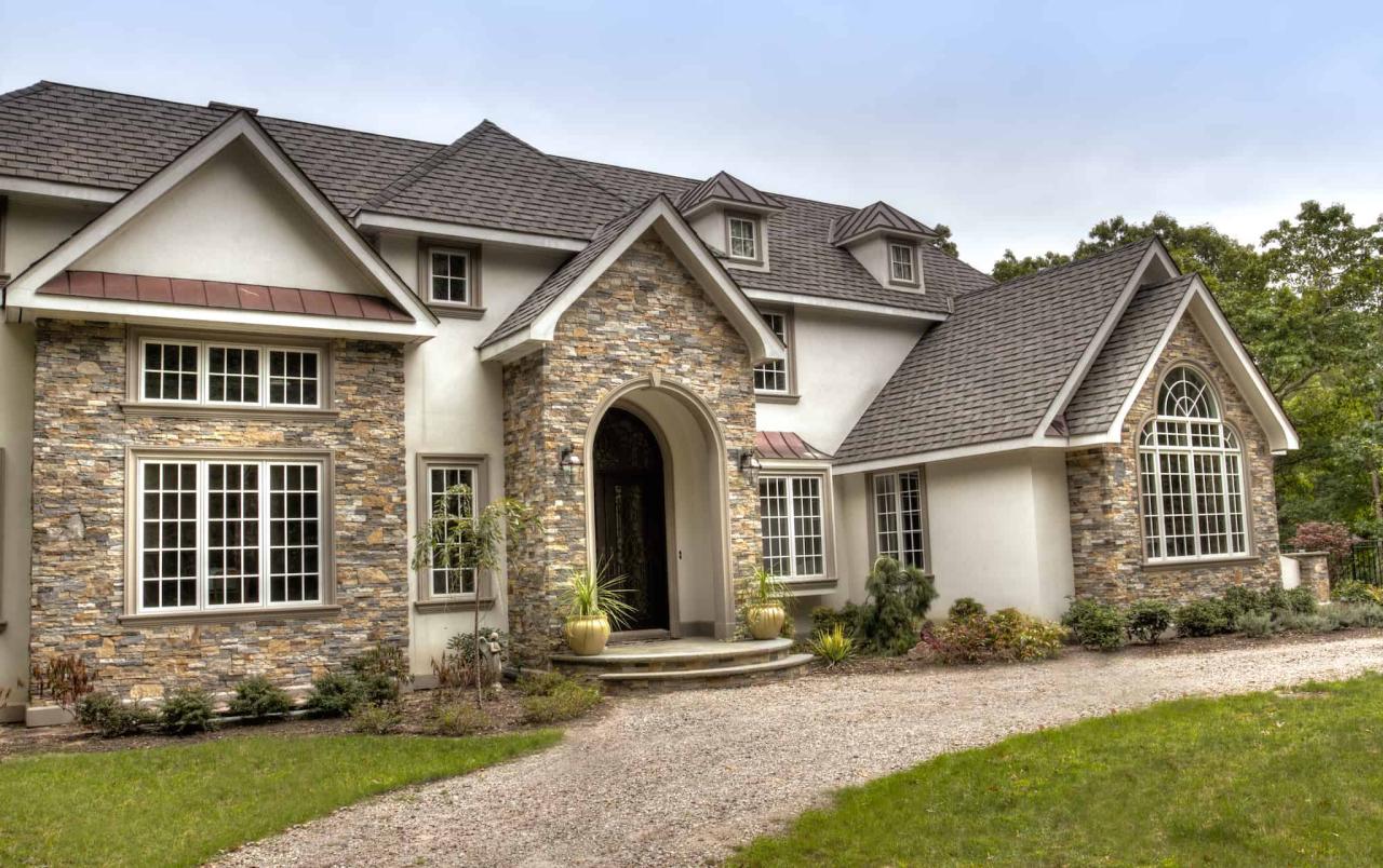 European Style Home with Natural Thin Stacked Stone Stoneyard®