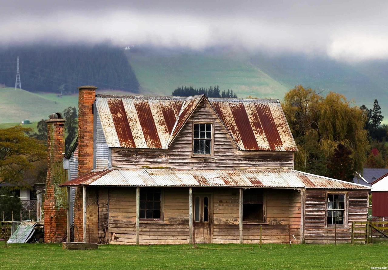 Old Farmhouse With Wrap Around Porch House Decor Concept Ideas