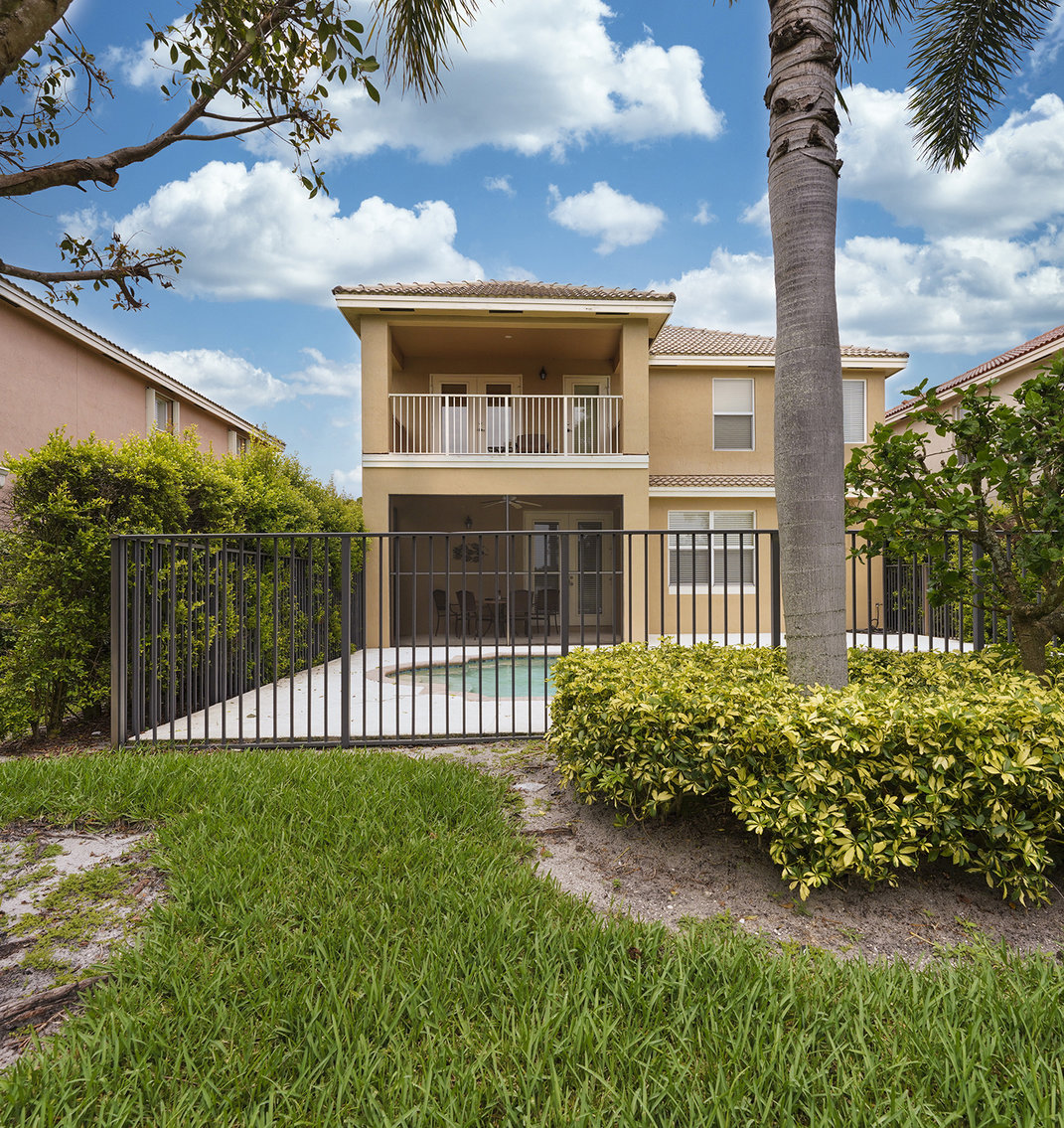 Beautiful 2Story Home in The Oaks For Sale ONLY at ABSOLUTE AUCTION
