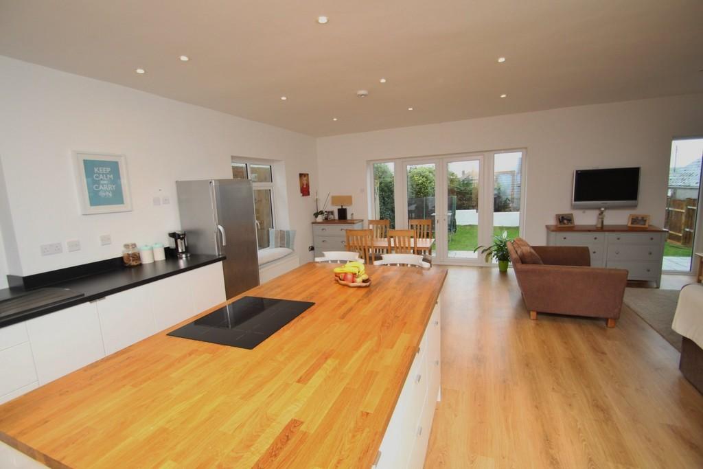 4 bedroom detached bungalow for sale in Wembury, Plymouth, PL9