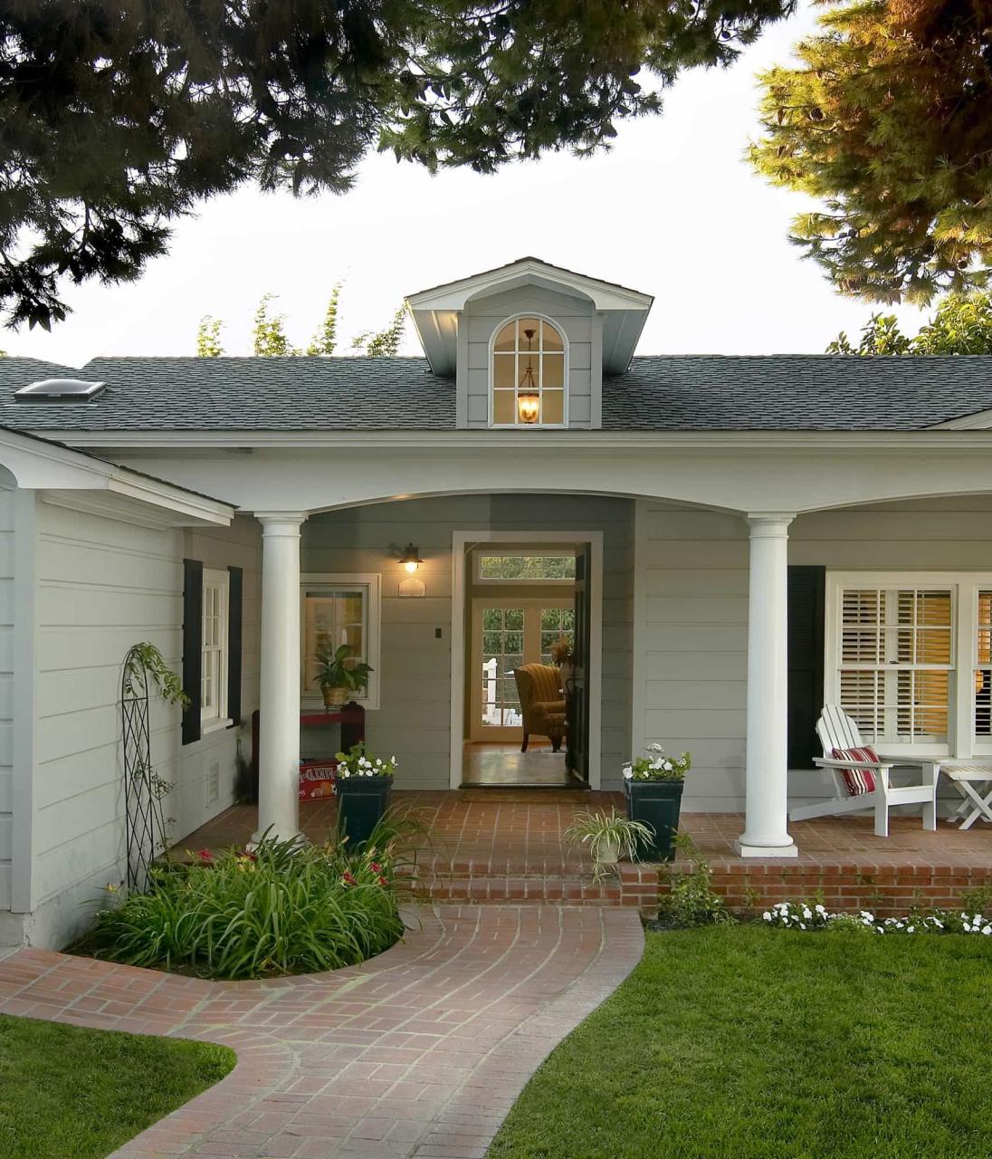 Exterior 20 Best Front Pillar Design Ideas for Terrace (4 of 20 Photos)