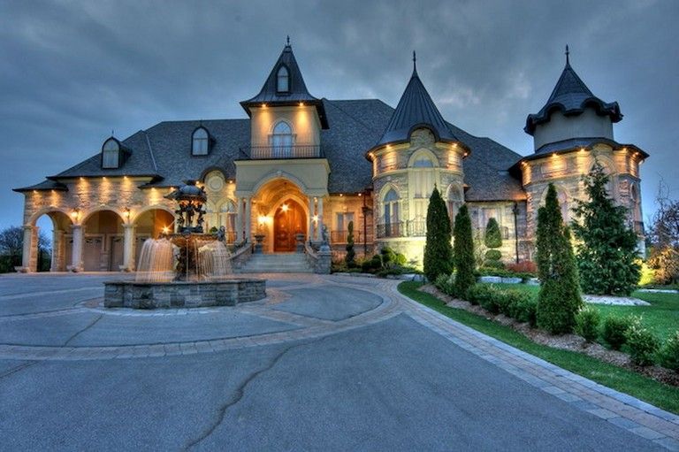 15+ Amazing Modern Castle Homes Exterior Landscaping Castle house
