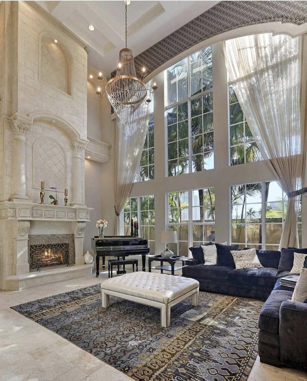 16+ 2 Story Great Room Decor