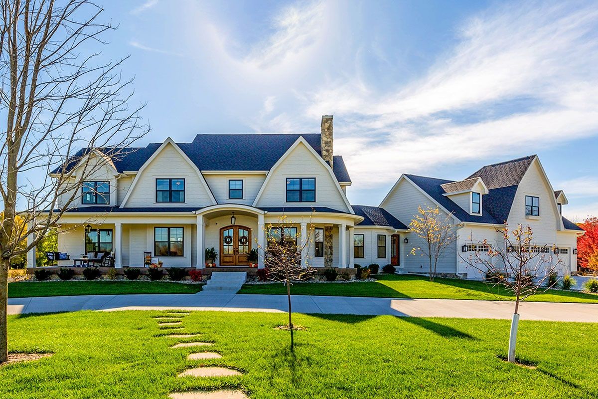5Bedroom TwoStory Modern Farmhouse with Gambrel Roof (Floor Plan