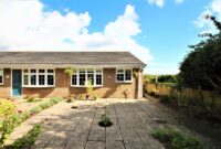 2 Bedroom Bungalow in Christchurch Estate Agents Mudeford ! Homes