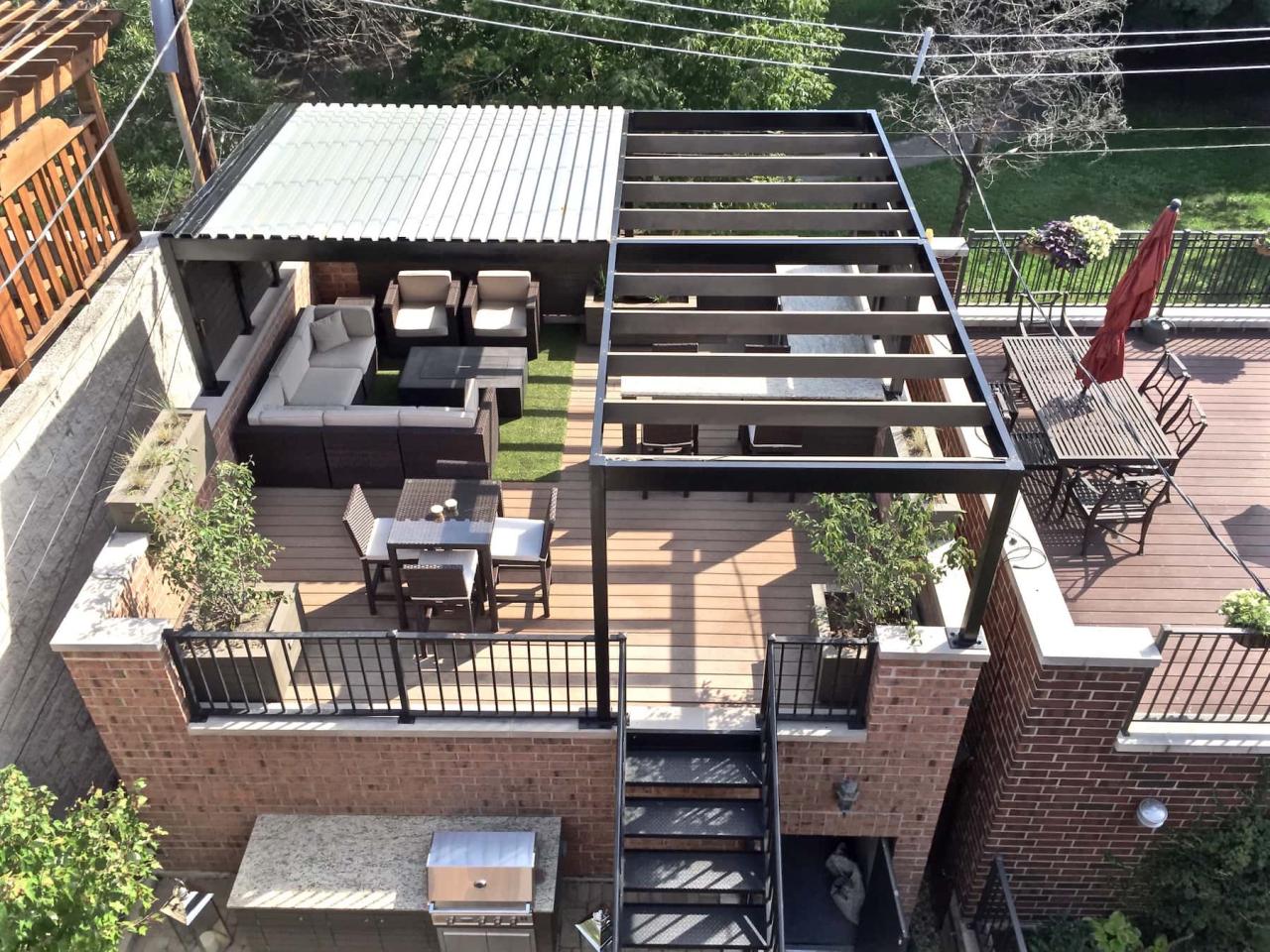 Rooftop Deck With Amenities Chicago Roof Decks, Pergolas, and
