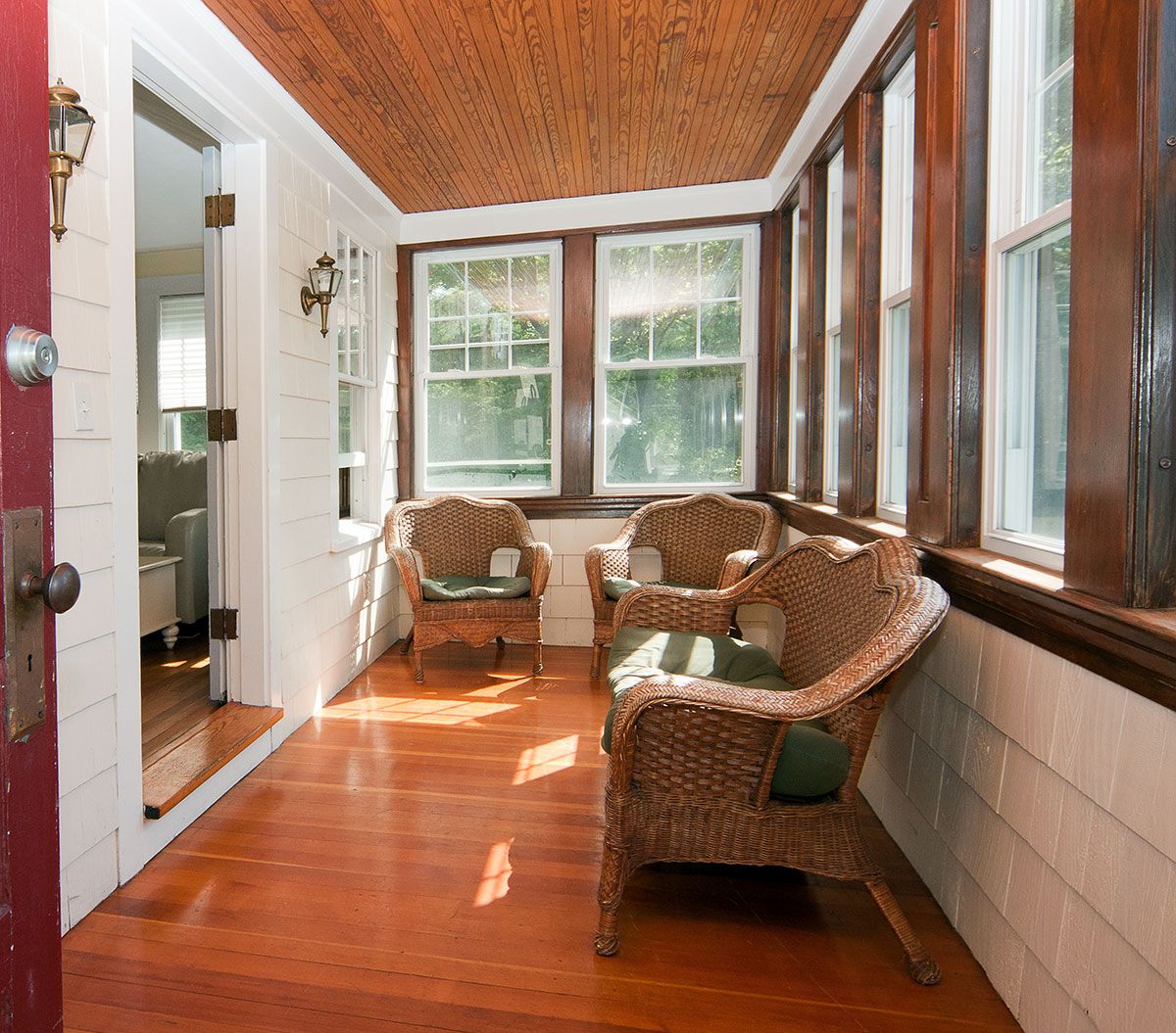 Pin by Celeste Westgaard on Imagine This... Small enclosed porch