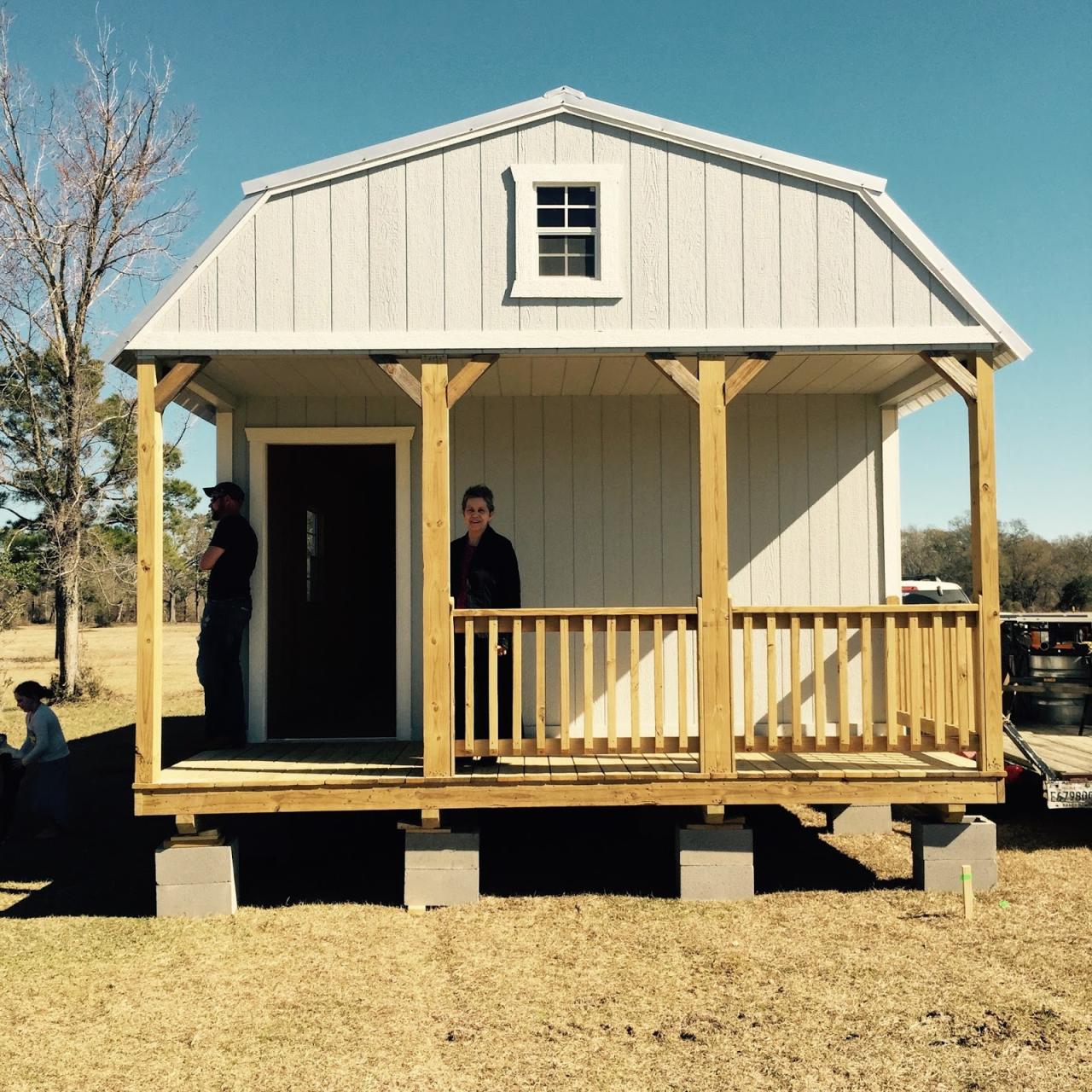 TINY HOUSE TOWN Conroe Family Home (500 Sq Ft)