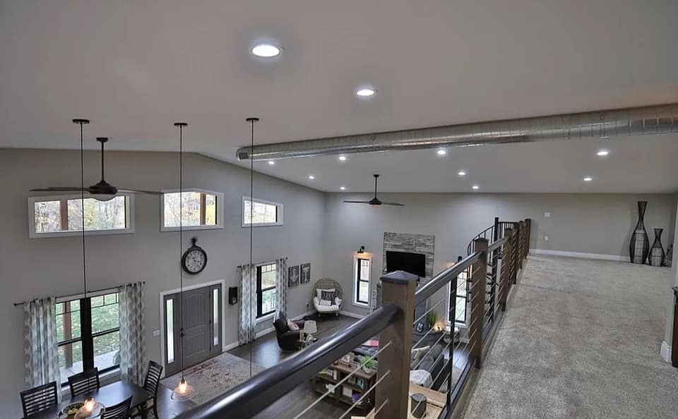 Amazing Barndominium With Loft and Massive Shop/Garage Area Over 20