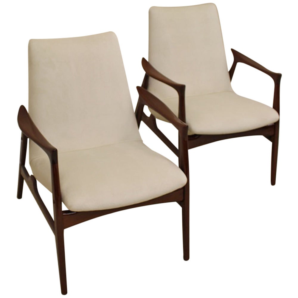 Pair of MidCentury Danish Modern Chairs For Sale at 1stdibs
